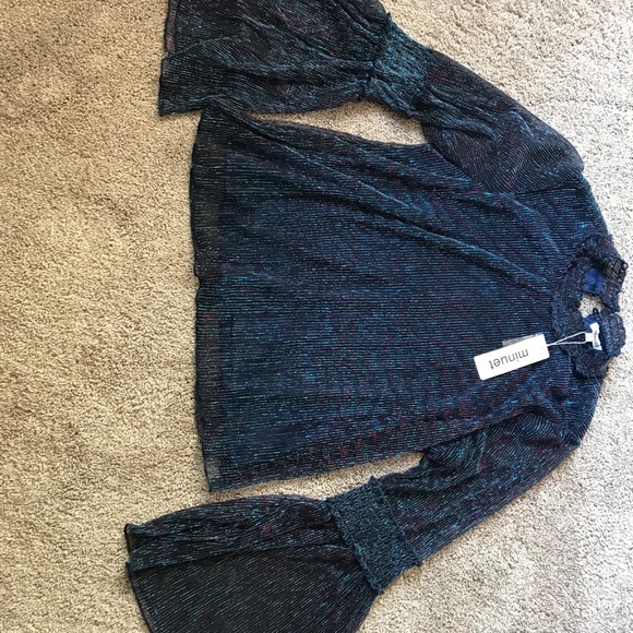 Women’s blouse - Picture 1 of 3